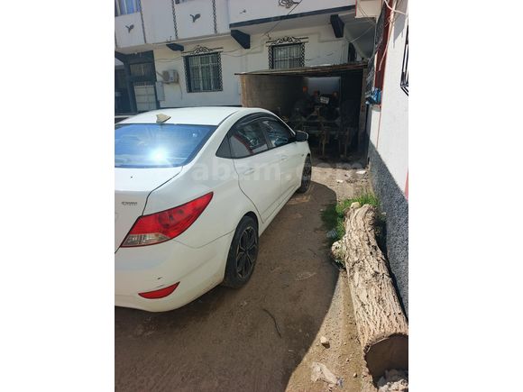 Sahibinden Hyundai Accent Blue 1.6 CRDI Mode 2016 Model