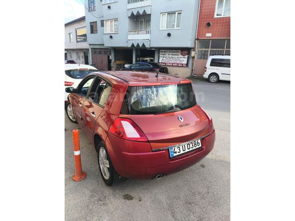 10 yıllık sahibinden temiz bakımlı megane