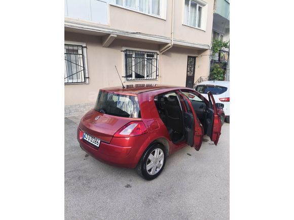10 yıllık sahibinden temiz bakımlı megane