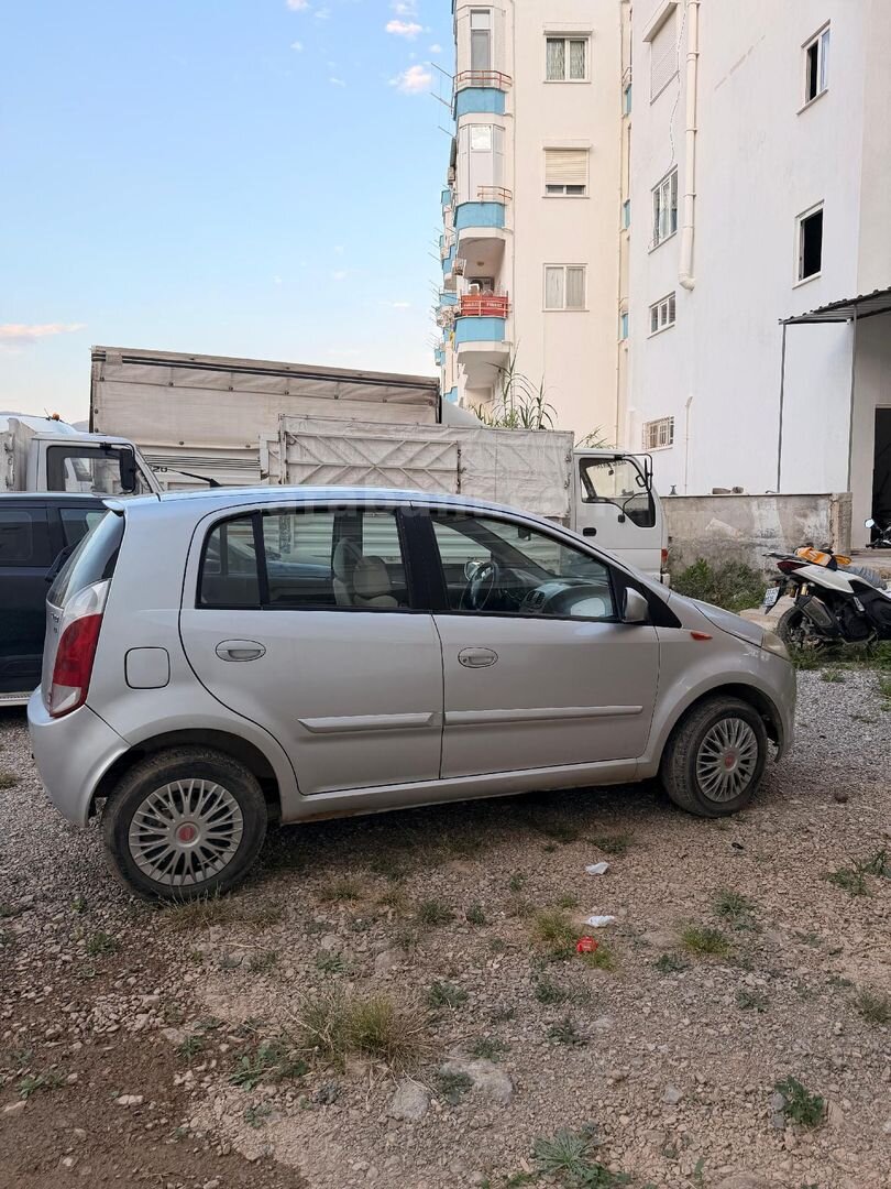 Sahibinden Chery Kimo 1.3 Forza 2011 Model Mersin 140.000 km Gri (Gümüş) 4