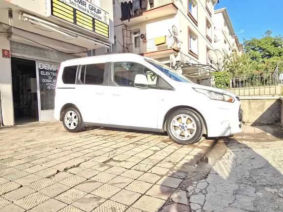Sahibinden Ford Tourneo Connect 1.6 TDCI Titanium 2015 Model