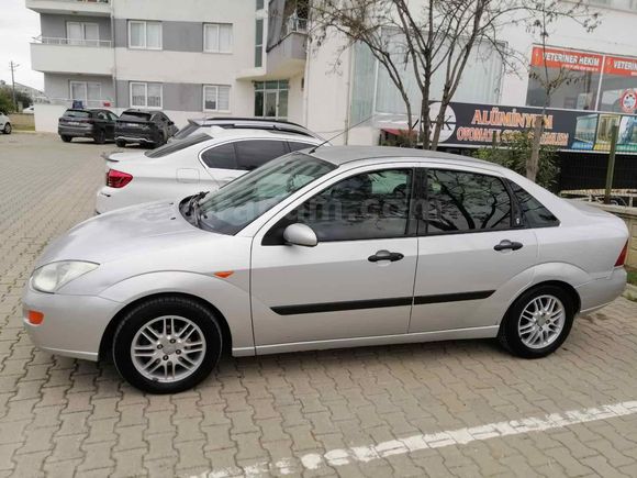 Sahibinden Ford Focus 1.6 Ghia 2001 hatasız Model 