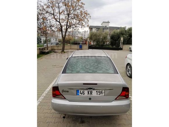 Sahibinden Ford Focus 1.6 Ghia 2001 hatasız Model 