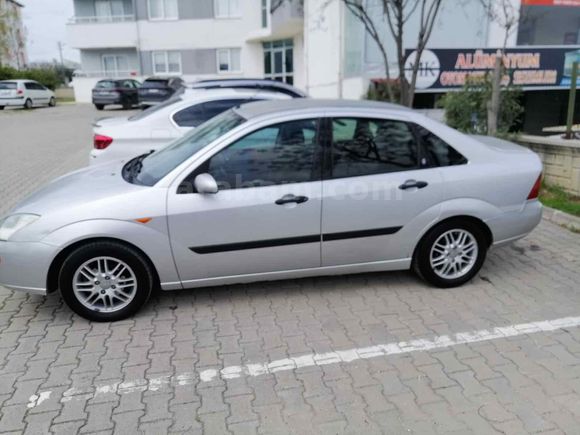 Sahibinden Ford Focus 1.6 Ghia 2001 hatasız Model 