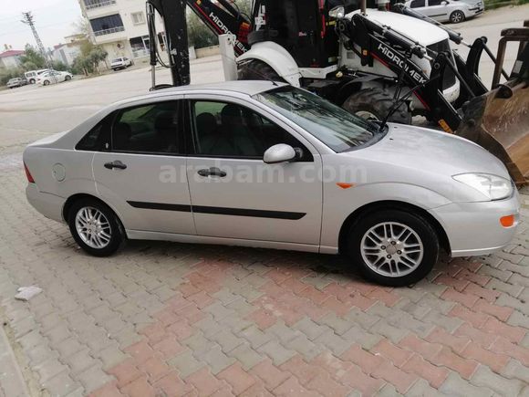 Sahibinden Ford Focus 1.6 Ghia 2001 hatasız Model 