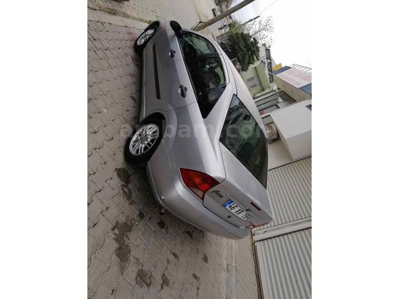 Sahibinden Ford Focus 1.6 Ghia 2001 hatasız Model 