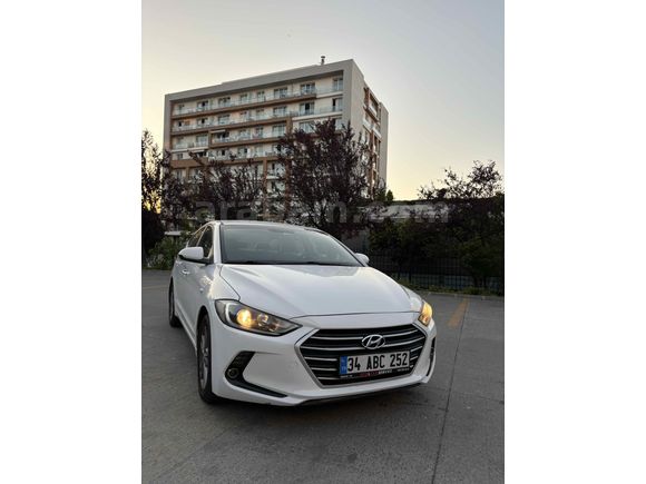 Sahibinden Hyundai Elantra 1.6 CRDi Style Plus 2017 Model  205.000 km Beyaz