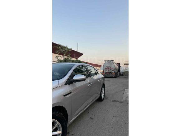 Sahibinden Renault Megane 1.5 Blue DCI Touch 2020 Model 