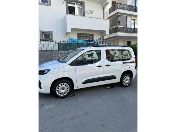 Sahibinden Opel Combo 1.5 CDTI Essential 2025 Model  22.000 km Beyaz