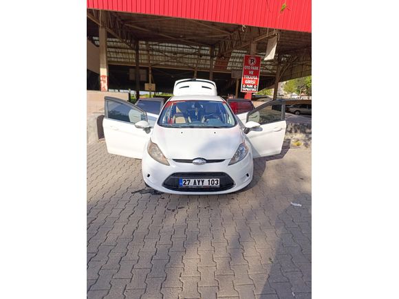 Sahibinden Ford Fiesta 1.4 TDCi Trend 2010 Model  239.450 km Beyaz