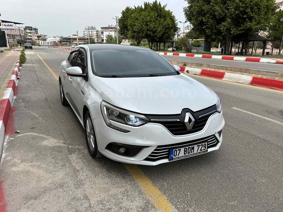 Sahibinden Renault Megane 1.6 Joy  lpgli 2018 Model  ağır hasar kayıtlı