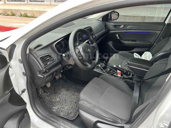 Sahibinden Renault Megane 1.6 Joy  lpgli 2018 Model  ağır hasar kayıtlı