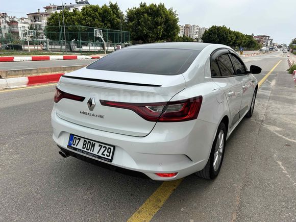 Sahibinden Renault Megane 1.6 Joy  lpgli 2018 Model  ağır hasar kayıtlı