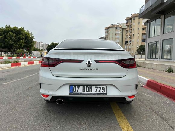Sahibinden Renault Megane 1.6 Joy  lpgli 2018 Model  ağır hasar kayıtlı
