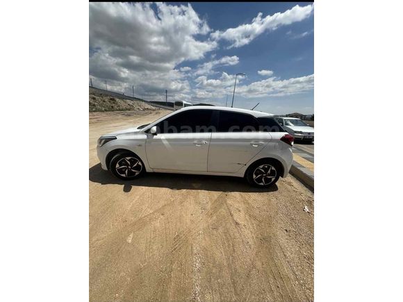 Sahibinden Hyundai i20 1.2 MPI Jump 2017 Model  192.000 km Beyaz