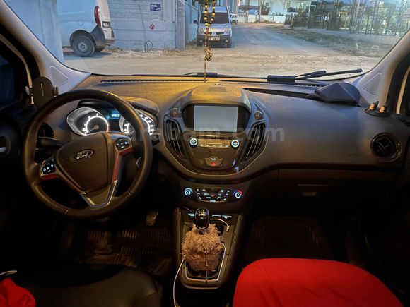 Sahibinden Ford Tourneo Courier 1.5 TDCi Titanium Plus 2023 Model 