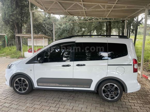 Sahibinden Ford Tourneo Courier 1.5 TDCi Titanium Plus 2023 Model 