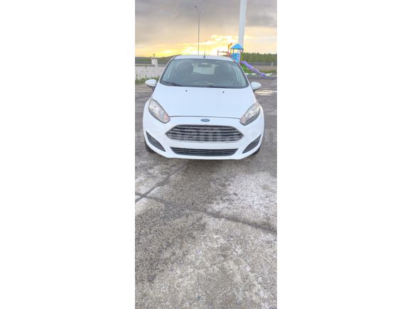 Sahibinden Ford Fiesta 1.25 Trend 2013 Model  103.000 km Beyaz