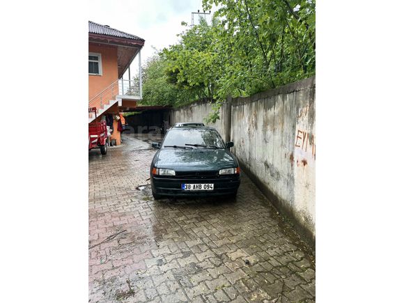 Sahibinden Mazda 323 1.6 GLX 1993 Model üste verebileceğim araçlar ile  takas olur 