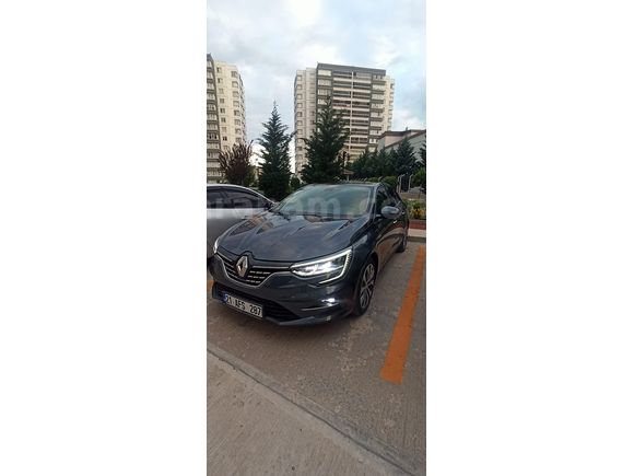 İLK SAHİBİNDEN ORJİNAL GARANTİLİ  Megane 1.3 TCe Icon SADECE 17.250 KM de.