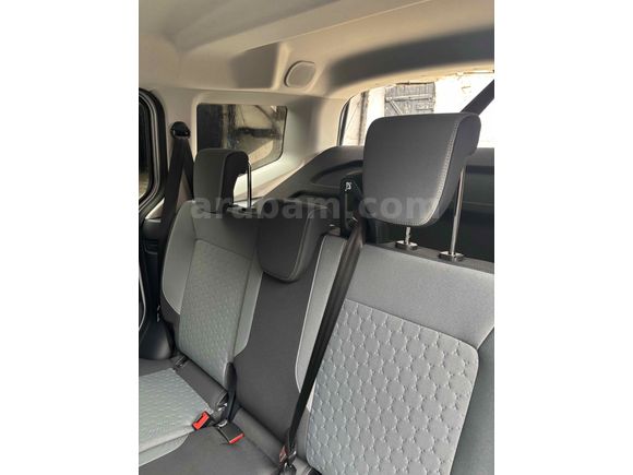 Sahibinden Ford Tourneo Courier 1.5 EcoBlue Titanium 2025 Model 