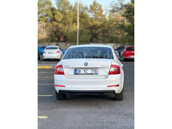 Sahibinden Skoda Octavia 1.6 TDI Elegance CR 2013 Model
