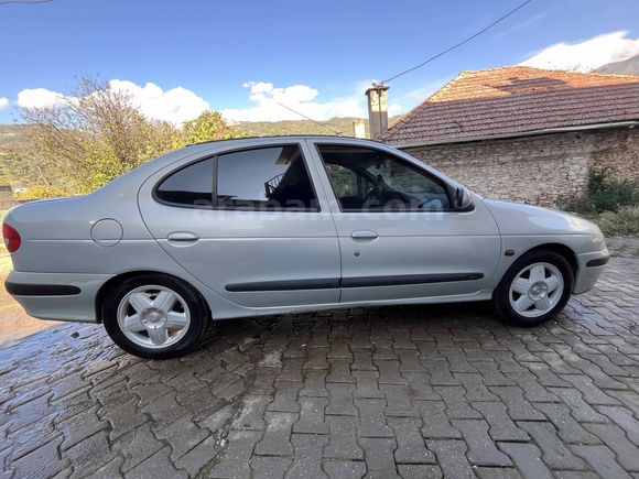 Sahibinden Renault Megane 1.8 Dynamique 2002 Model 