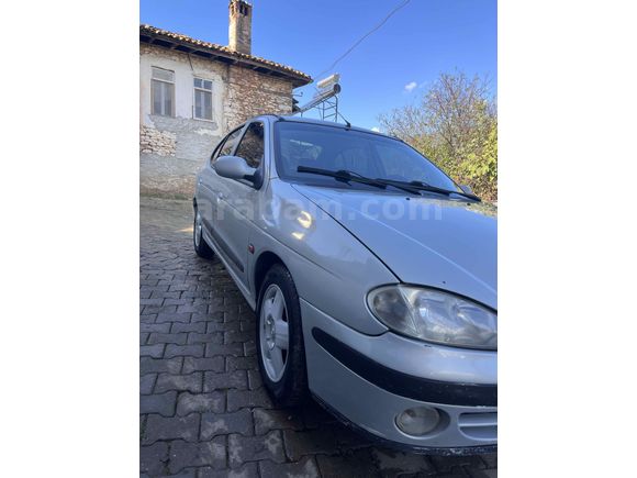 Sahibinden Renault Megane 1.8 Dynamique 2002 Model 