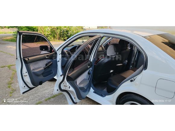 Sahibinden Honda Civic 1.6i VTEC ES 2001 Model  256800 km Beyaz