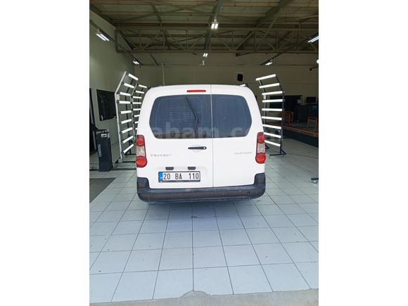 Sahibinden Peugeot Partner 1.6 HDI Comfort Pack 2015 Model  208.000 km Beyaz