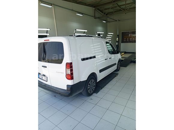 Sahibinden Peugeot Partner 1.6 HDI Comfort Pack 2015 Model  208.000 km Beyaz