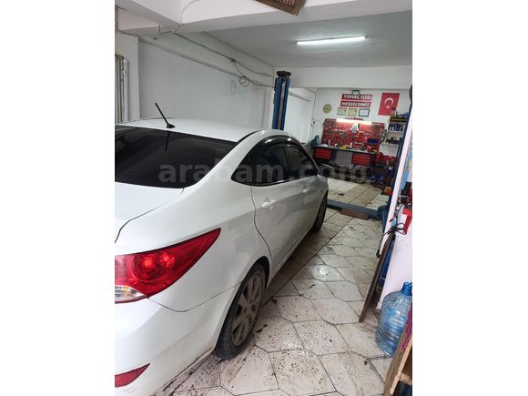 Sahibinden Hyundai Accent Blue 1.4 CVVT Mode 2016 Model