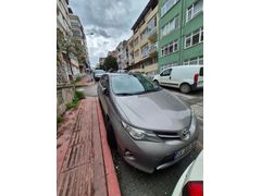 Sahibinden Toyota Auris 1.4 D-4D Touring Sports Advance Skypack 2014 Model 