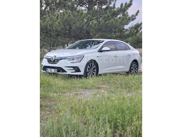 Hatasız.. Renault Megane 1.3 TCe Icon 2024 12.Ay. 13.600km Beyaz