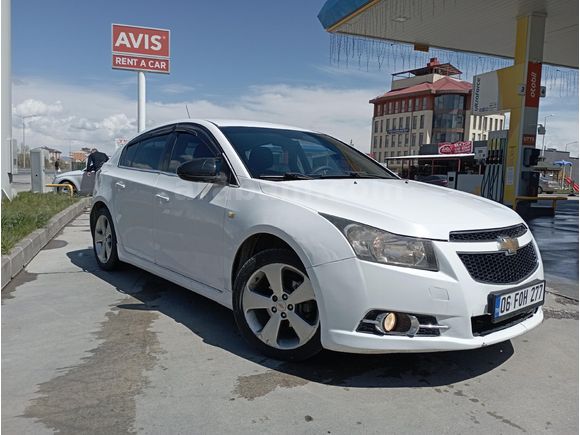 Memurdan Chevrolet Cruze 1.6 Sport 124 Beygir  Temiz Aile Arabası