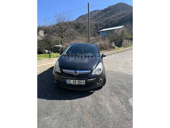 Sahibinden Opel Corsa 1.3 CDTI  2013 Model  165.000 km Siyah