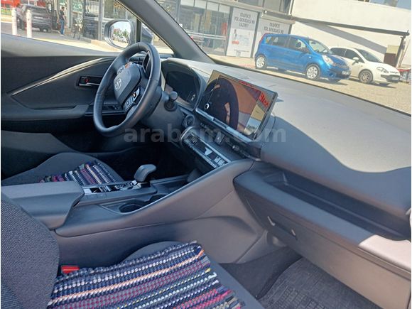 Sahibinden Toyota C-HR 1.8 Hybrid Flame 2025 Model boyasız tramersiz
