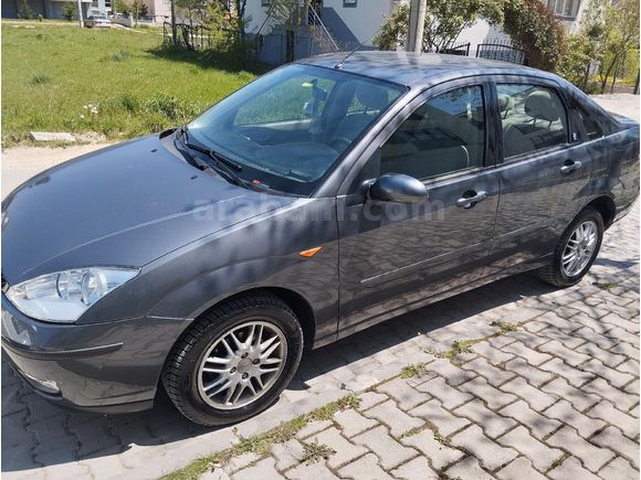 Sahibinden Ford Focus 1.6 Ghia 2004 Model  218.000 km Füme