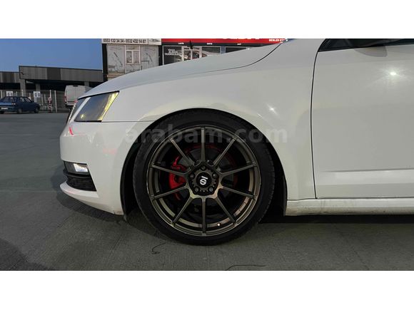 Skoda Octavia 1.6 TDİ DEĞİŞENSİZ!  ACİL