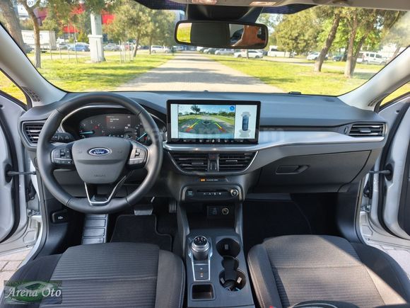 HATASIZ 2025 MODEL FORD FOCUS 1.5 DİZEL 115 BG TİTANYUM STİL