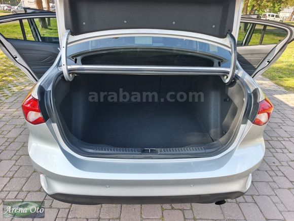 HATASIZ 2025 MODEL FORD FOCUS 1.5 DİZEL 115 BG TİTANYUM STİL