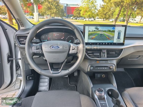 HATASIZ 2025 MODEL FORD FOCUS 1.5 DİZEL 115 BG TİTANYUM STİL