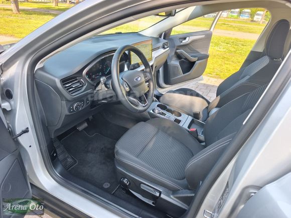 HATASIZ 2025 MODEL FORD FOCUS 1.5 DİZEL 115 BG TİTANYUM STİL