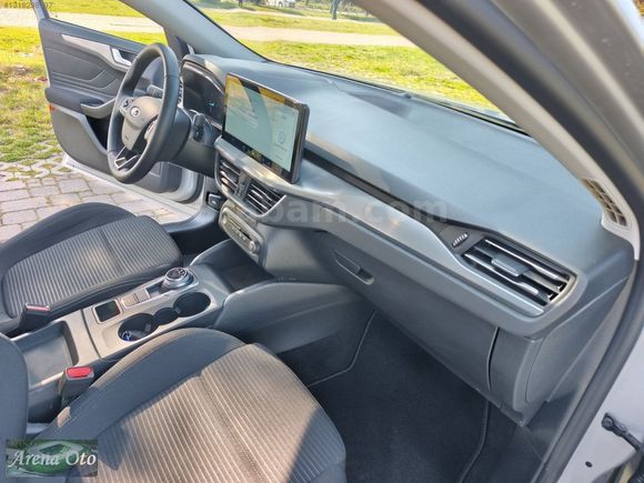 HATASIZ 2025 MODEL FORD FOCUS 1.5 DİZEL 115 BG TİTANYUM STİL