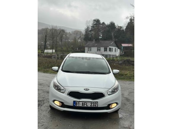 Sahibinden Kia Ceed 1.6 GDI Concept 2014 Model  manueldir