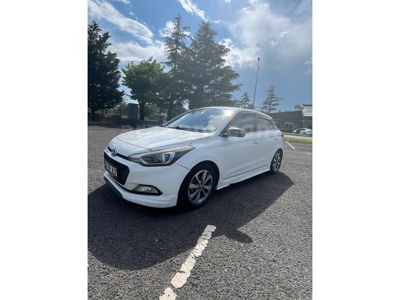 Sahibinden Hyundai i20 1.2 MPI Style 2015 Model 