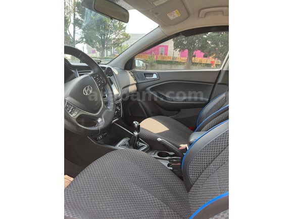 Sahibinden Hyundai i20 1.2 MPI Style 2015 Model 