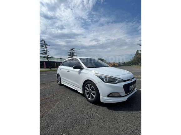 Sahibinden Hyundai i20 1.2 MPI Style 2015 Model 