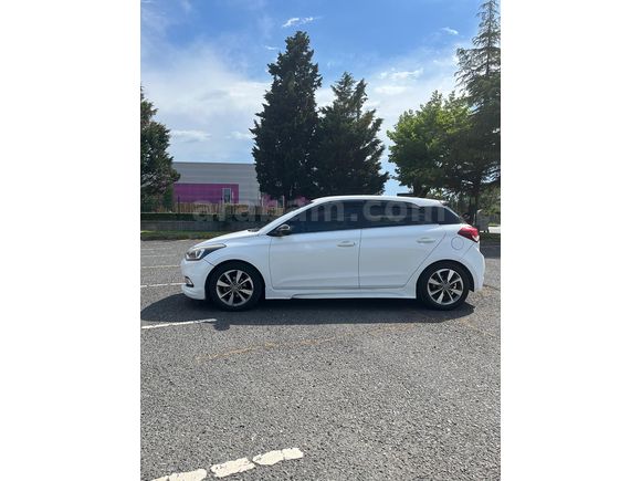 Sahibinden Hyundai i20 1.2 MPI Style 2015 Model 