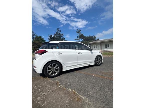 Sahibinden Hyundai i20 1.2 MPI Style 2015 Model 